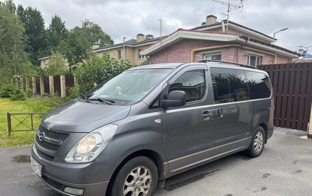 Hyundai H-1 II рестайлинг, 2011 год, 1 350 000 рублей, 11 фотография
