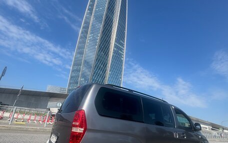 Hyundai H-1 II рестайлинг, 2011 год, 1 350 000 рублей, 4 фотография