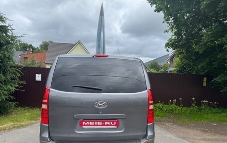 Hyundai H-1 II рестайлинг, 2011 год, 1 350 000 рублей, 8 фотография