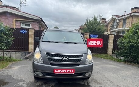 Hyundai H-1 II рестайлинг, 2011 год, 1 350 000 рублей, 7 фотография