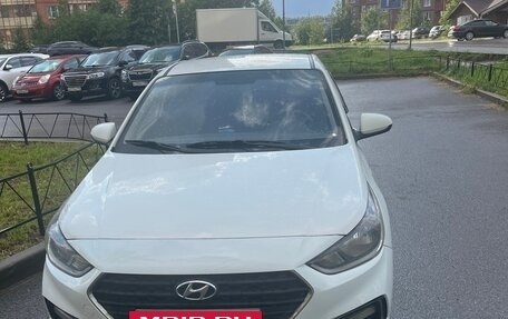 Hyundai Solaris II рестайлинг, 2018 год, 720 000 рублей, 3 фотография