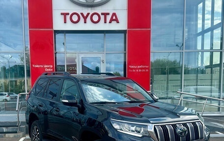 Toyota Land Cruiser Prado 150 рестайлинг 2, 2022 год, 6 100 000 рублей, 3 фотография