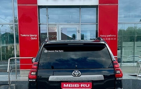 Toyota Land Cruiser Prado 150 рестайлинг 2, 2022 год, 6 100 000 рублей, 5 фотография