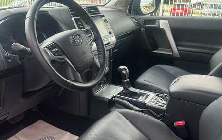 Toyota Land Cruiser Prado 150 рестайлинг 2, 2022 год, 6 100 000 рублей, 9 фотография