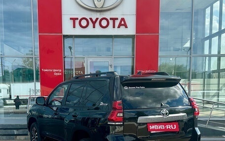 Toyota Land Cruiser Prado 150 рестайлинг 2, 2022 год, 6 100 000 рублей, 6 фотография