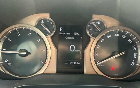 Toyota Land Cruiser Prado 150 рестайлинг 2, 2022 год, 6 100 000 рублей, 11 фотография