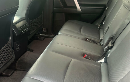 Toyota Land Cruiser Prado 150 рестайлинг 2, 2022 год, 6 100 000 рублей, 17 фотография