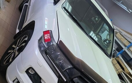 Toyota Land Cruiser 200, 2014 год, 3 690 000 рублей, 3 фотография