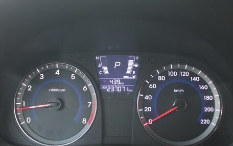 Hyundai Solaris II рестайлинг, 2011 год, 599 000 рублей, 10 фотография
