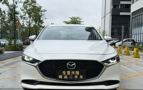 Mazda 3, 2021 год, 1 770 000 рублей, 2 фотография