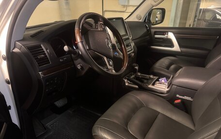 Toyota Land Cruiser 200, 2020 год, 8 450 000 рублей, 5 фотография