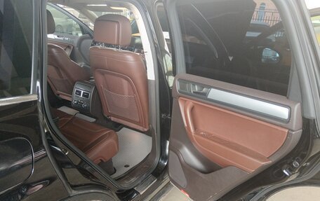 Volkswagen Touareg III, 2011 год, 1 348 461 рублей, 6 фотография