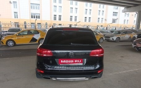 Volkswagen Touareg III, 2011 год, 1 348 461 рублей, 4 фотография