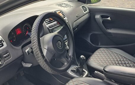 Volkswagen Polo VI (EU Market), 2011 год, 850 000 рублей, 8 фотография