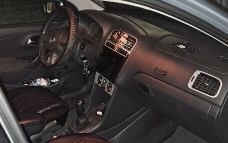 Volkswagen Polo VI (EU Market), 2011 год, 850 000 рублей, 12 фотография