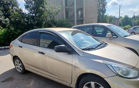 Hyundai Solaris II рестайлинг, 2011 год, 640 000 рублей, 5 фотография