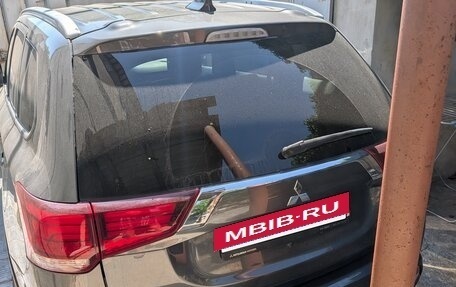 Mitsubishi Outlander III рестайлинг 3, 2021 год, 2 190 000 рублей, 5 фотография