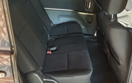 Toyota ISis I, 2010 год, 1 100 000 рублей, 10 фотография