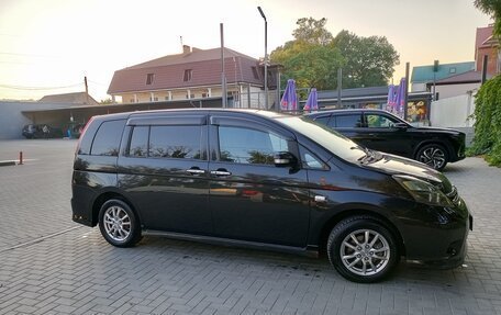 Toyota ISis I, 2010 год, 1 100 000 рублей, 4 фотография