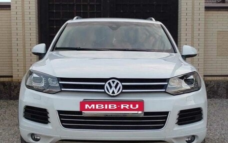 Volkswagen Touareg III, 2013 год, 1 820 000 рублей, 2 фотография
