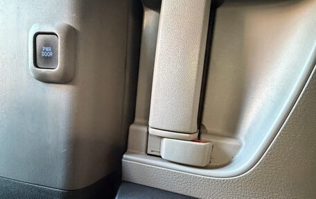 Toyota Sienna III, 2017 год, 2 950 000 рублей, 12 фотография
