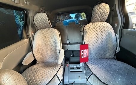 Toyota Sienna III, 2017 год, 2 950 000 рублей, 10 фотография