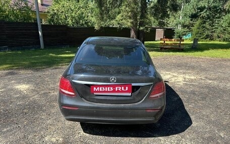 Mercedes-Benz E-Класс, 2018 год, 3 200 000 рублей, 6 фотография