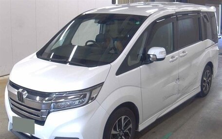 Honda Stepwgn IV, 2019 год, 1 600 000 рублей, 2 фотография