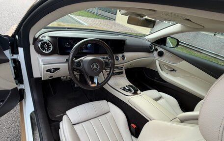 Mercedes-Benz E-Класс, 2018 год, 3 999 000 рублей, 11 фотография