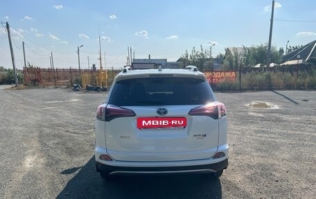Toyota RAV4, 2017 год, 2 600 000 рублей, 6 фотография