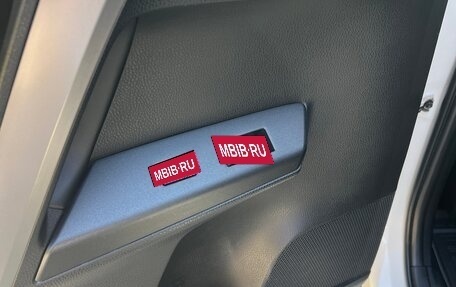 Toyota RAV4, 2017 год, 2 600 000 рублей, 16 фотография