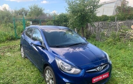 Hyundai Solaris II рестайлинг, 2012 год, 750 000 рублей, 1 фотография