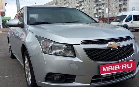 Chevrolet Cruze II, 2011 год, 670 000 рублей, 2 фотография