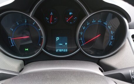 Chevrolet Cruze II, 2011 год, 670 000 рублей, 9 фотография