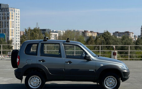 Chevrolet Niva I рестайлинг, 2015 год, 639 000 рублей, 6 фотография