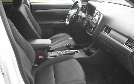 Mitsubishi Outlander III рестайлинг 3, 2013 год, 1 150 000 рублей, 10 фотография