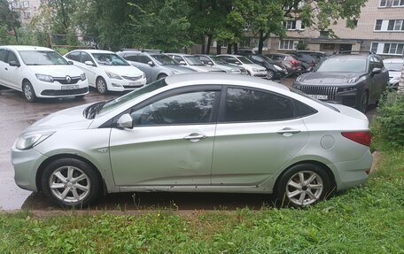 Hyundai Solaris II рестайлинг, 2011 год, 400 000 рублей, 2 фотография