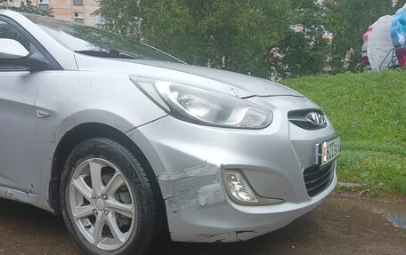 Hyundai Solaris II рестайлинг, 2011 год, 400 000 рублей, 4 фотография