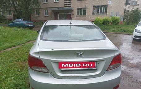 Hyundai Solaris II рестайлинг, 2011 год, 400 000 рублей, 5 фотография