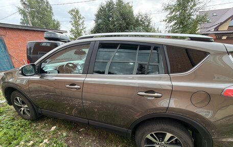 Toyota RAV4, 2017 год, 2 350 000 рублей, 4 фотография