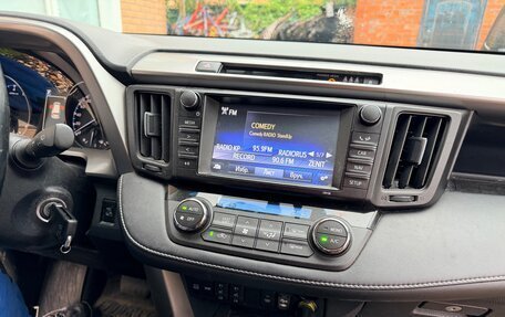 Toyota RAV4, 2017 год, 2 350 000 рублей, 9 фотография