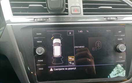 Volkswagen Tiguan II, 2019 год, 2 590 000 рублей, 24 фотография