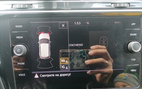 Volkswagen Tiguan II, 2019 год, 2 590 000 рублей, 27 фотография