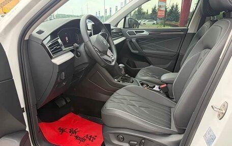 Volkswagen Tiguan II, 2022 год, 2 702 000 рублей, 7 фотография