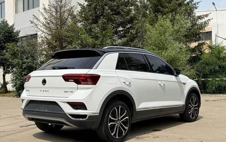 Volkswagen T-Roc I, 2022 год, 1 867 000 рублей, 5 фотография