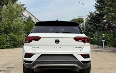 Volkswagen T-Roc I, 2022 год, 1 867 000 рублей, 6 фотография