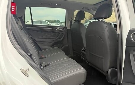 Volkswagen Tiguan II, 2022 год, 2 702 000 рублей, 14 фотография