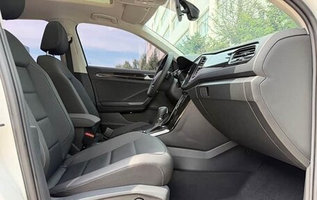 Volkswagen T-Roc I, 2022 год, 1 867 000 рублей, 15 фотография