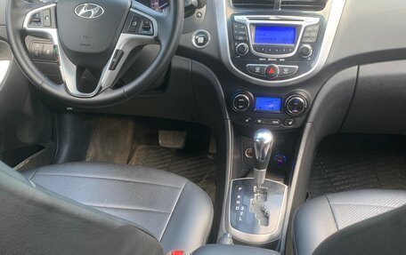 Hyundai Solaris II рестайлинг, 2012 год, 750 000 рублей, 5 фотография