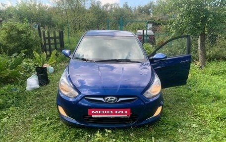 Hyundai Solaris II рестайлинг, 2012 год, 750 000 рублей, 3 фотография